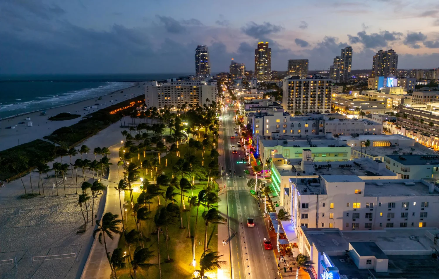 miami south beach art deco tengerpart esti fényekkel